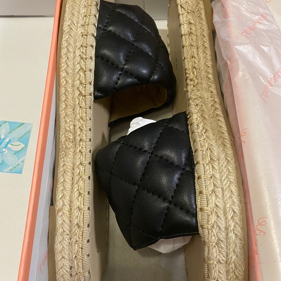 Shop Official Bee Women’s Black Sandals - Picture 4 of 9